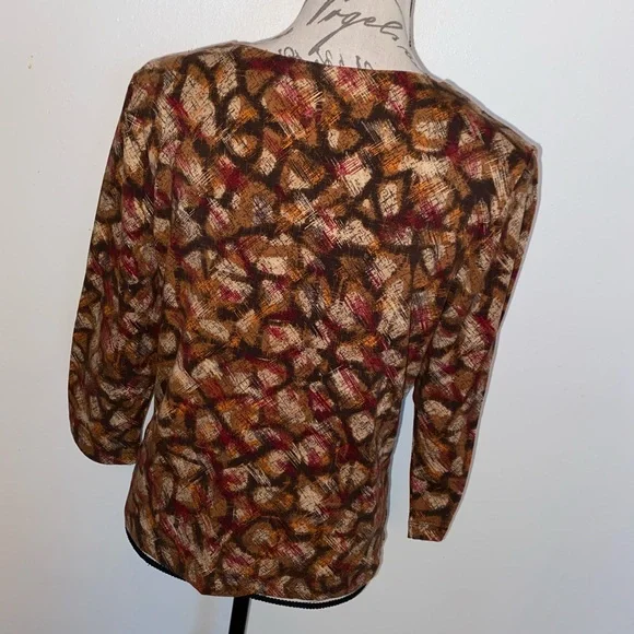 🍂Ruby Rd. V-Neck Top🍂 - Picture 7 of 9